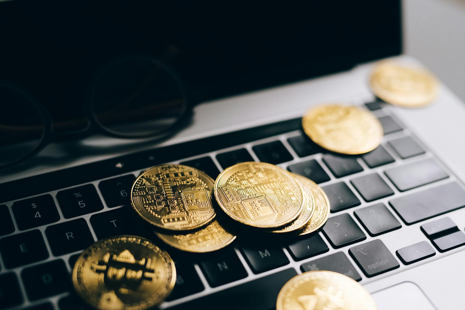 Experts Warn of Imminent Threat to Bitcoin from Advancing Quantum Computing