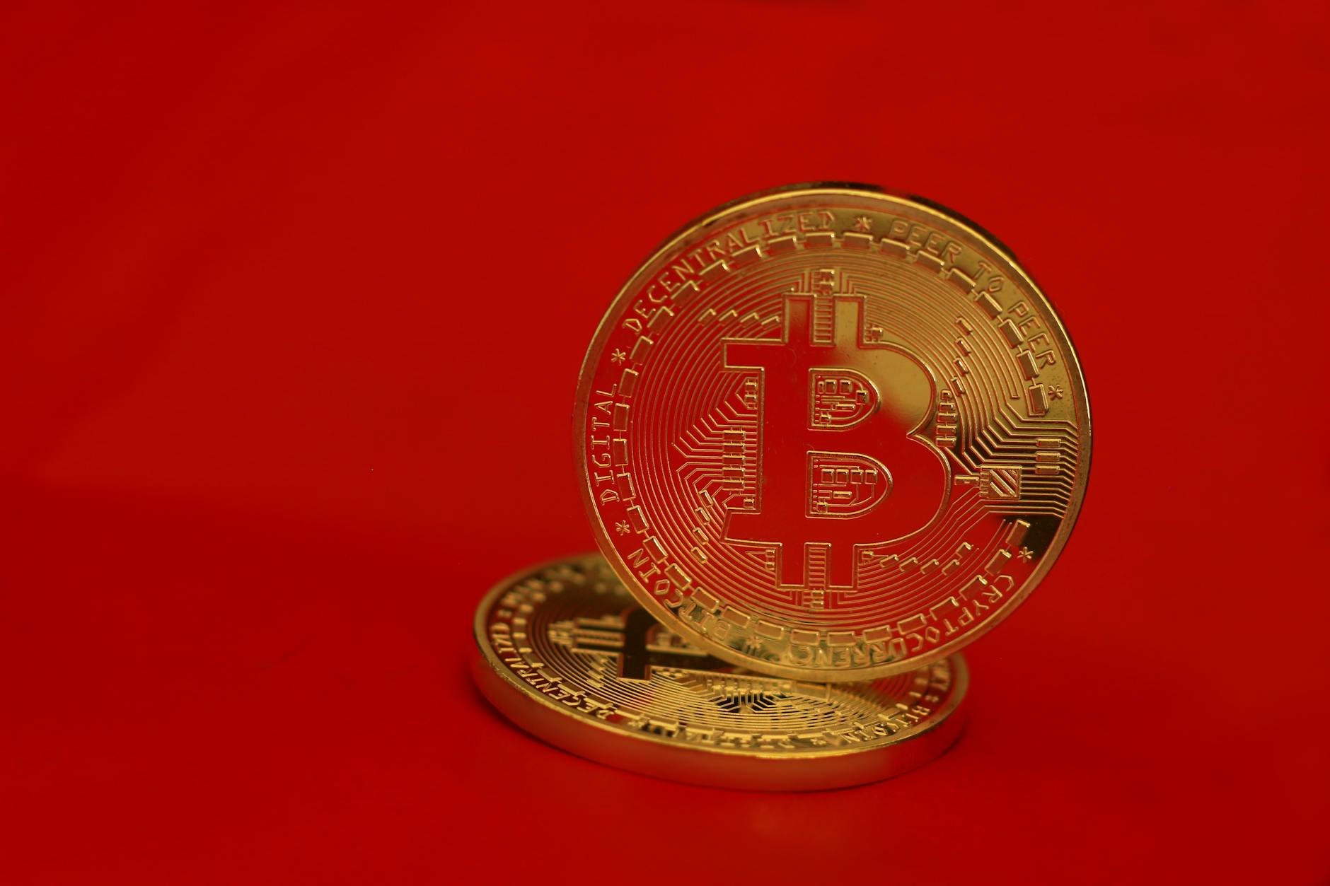 Walmart and Amazon Explore Launching Their Own Stablecoins, Reports Wall Street Journal