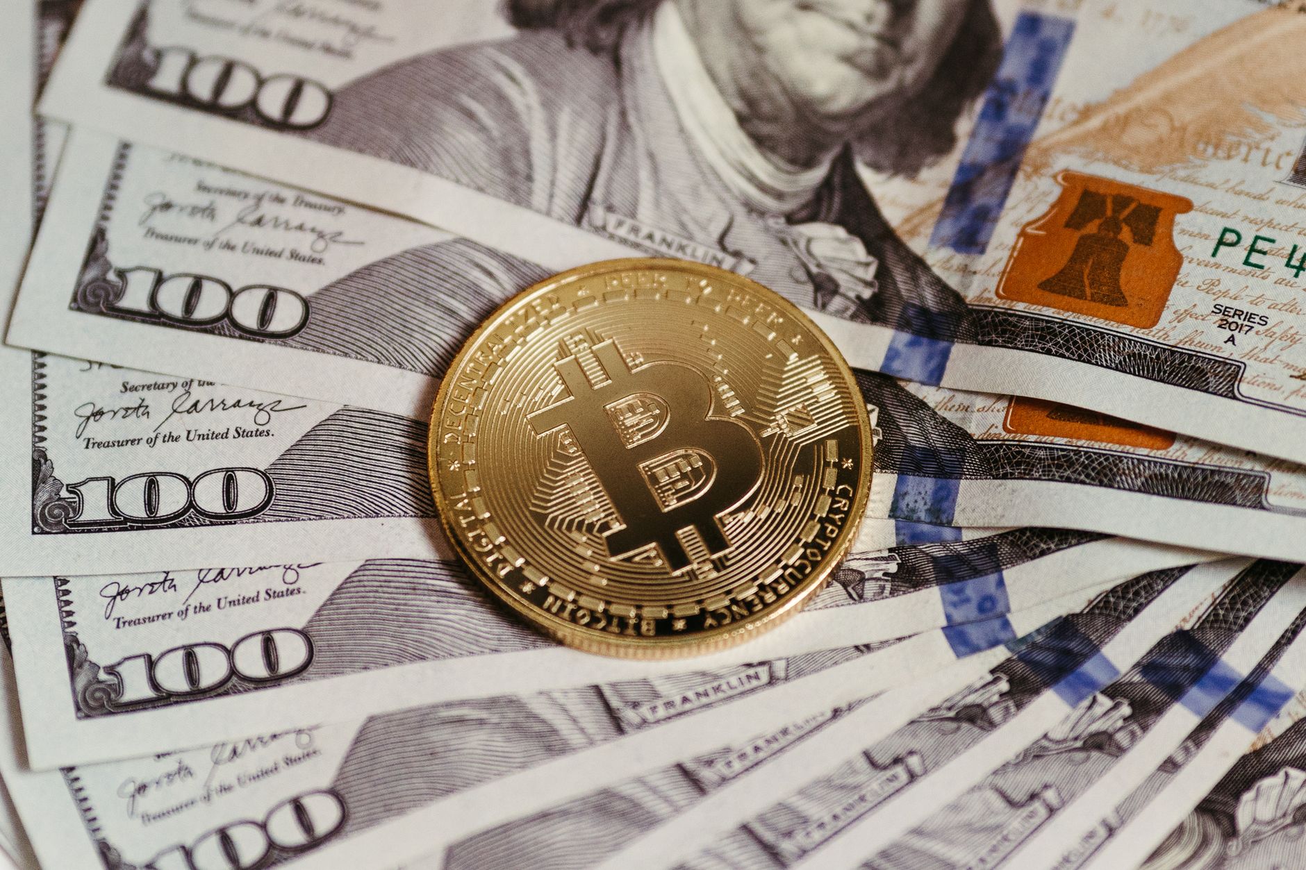 Shanghai court imposes prison sentences for individuals involved in a $29 million cryptocurrency forex fraud