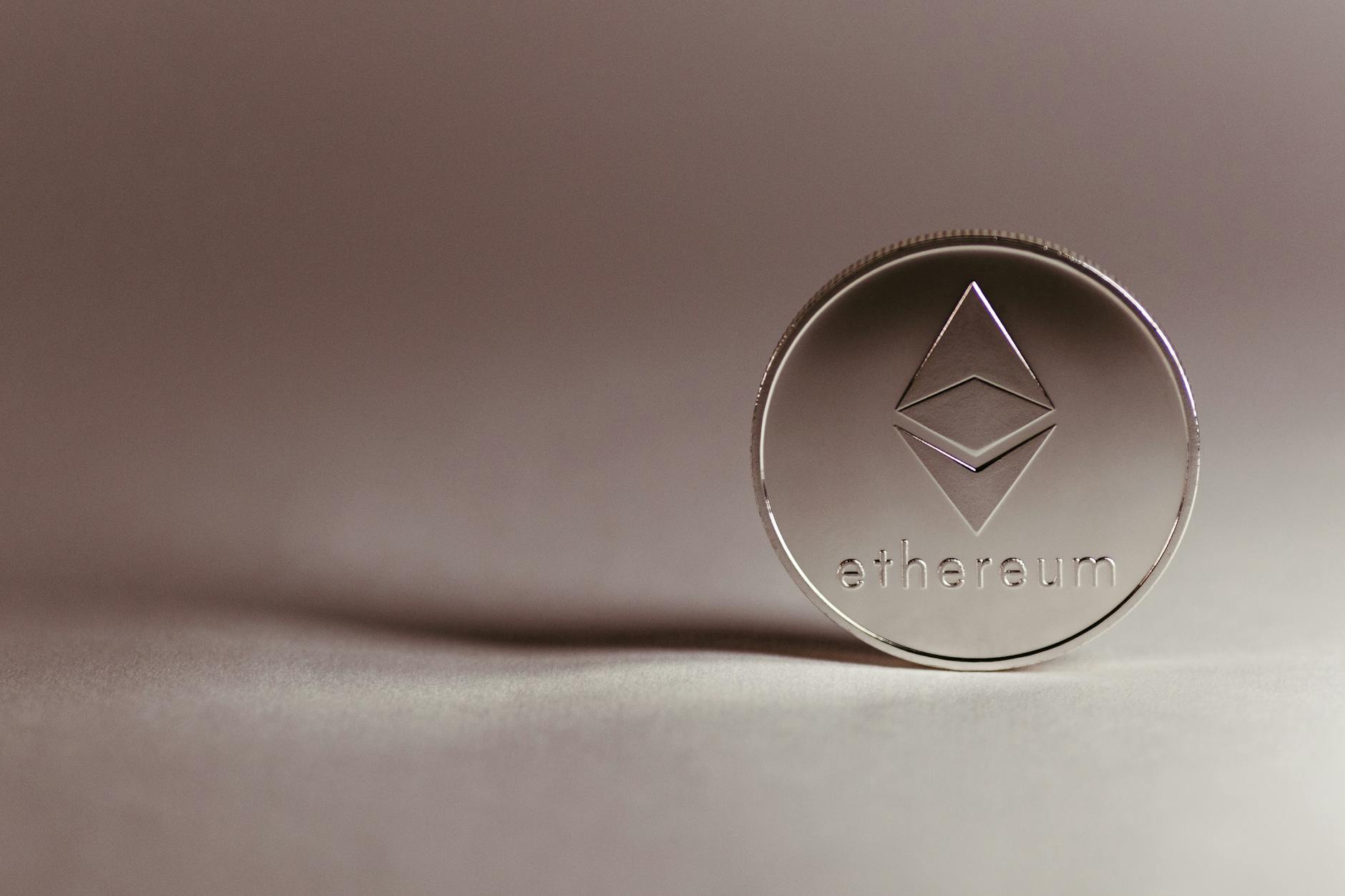 Crypto investigator ZachXBT accuses an employee at trading platform Axiom of engaging in insider trading.