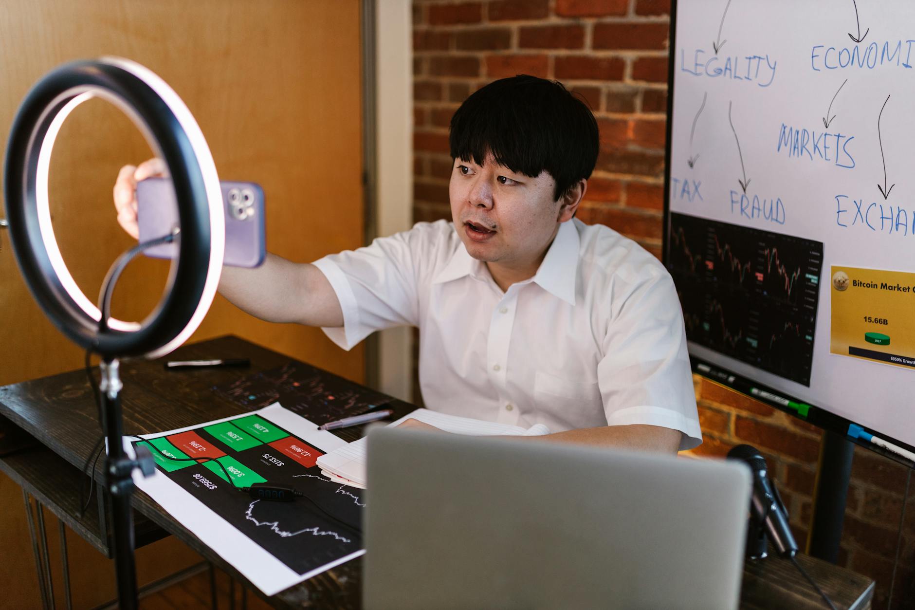Strategies Used by Cryptocurrency Experts to Identify High-Potential Investments Early