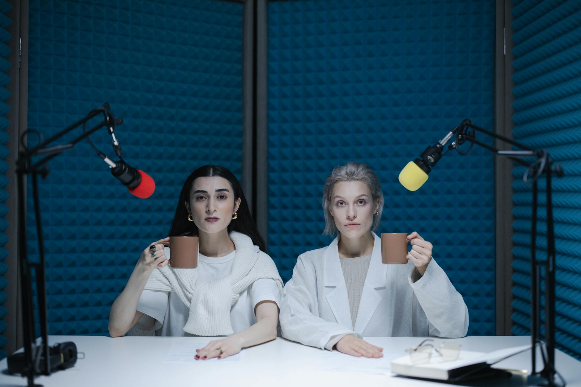 Particle's AI-driven application streamlines news consumption by extracting compelling segments from podcasts, enhancing efficiency in media engagement.
