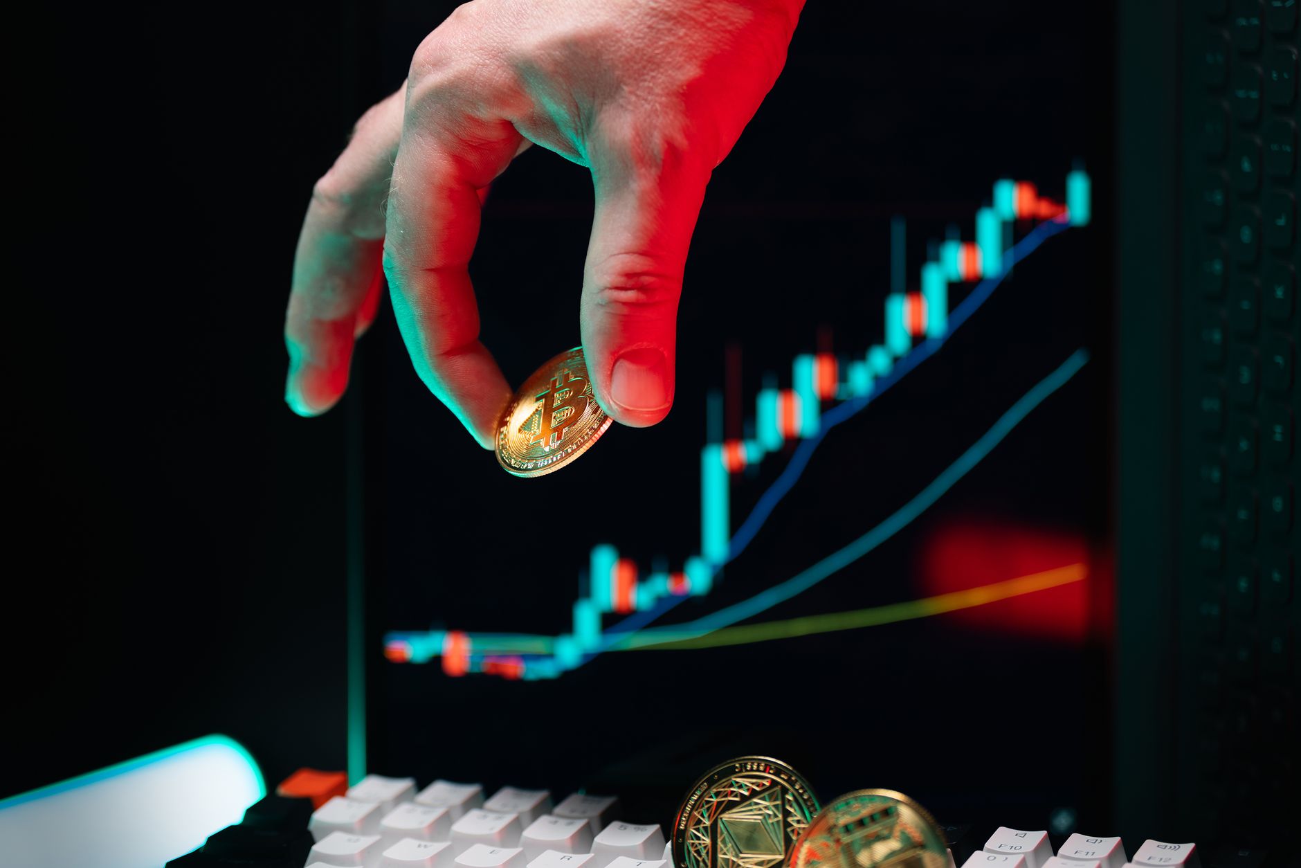 Bitcoin Reaches $63,000 Amid Speculation of Upcoming Federal Rate Increase in July