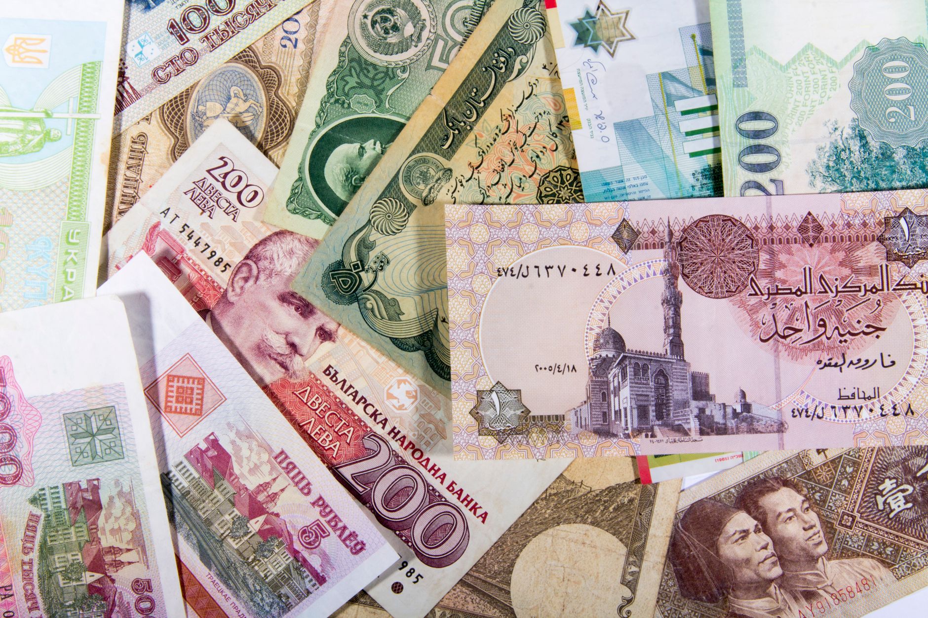 Senate Democrats Prepare to Challenge Key Vote on Stablecoin Regulation